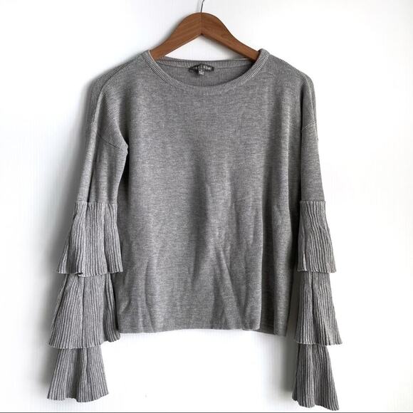 Fred and Sibel sweater with tiered ruffle sleeves Crewneck grey size small - Picture 1 of 7